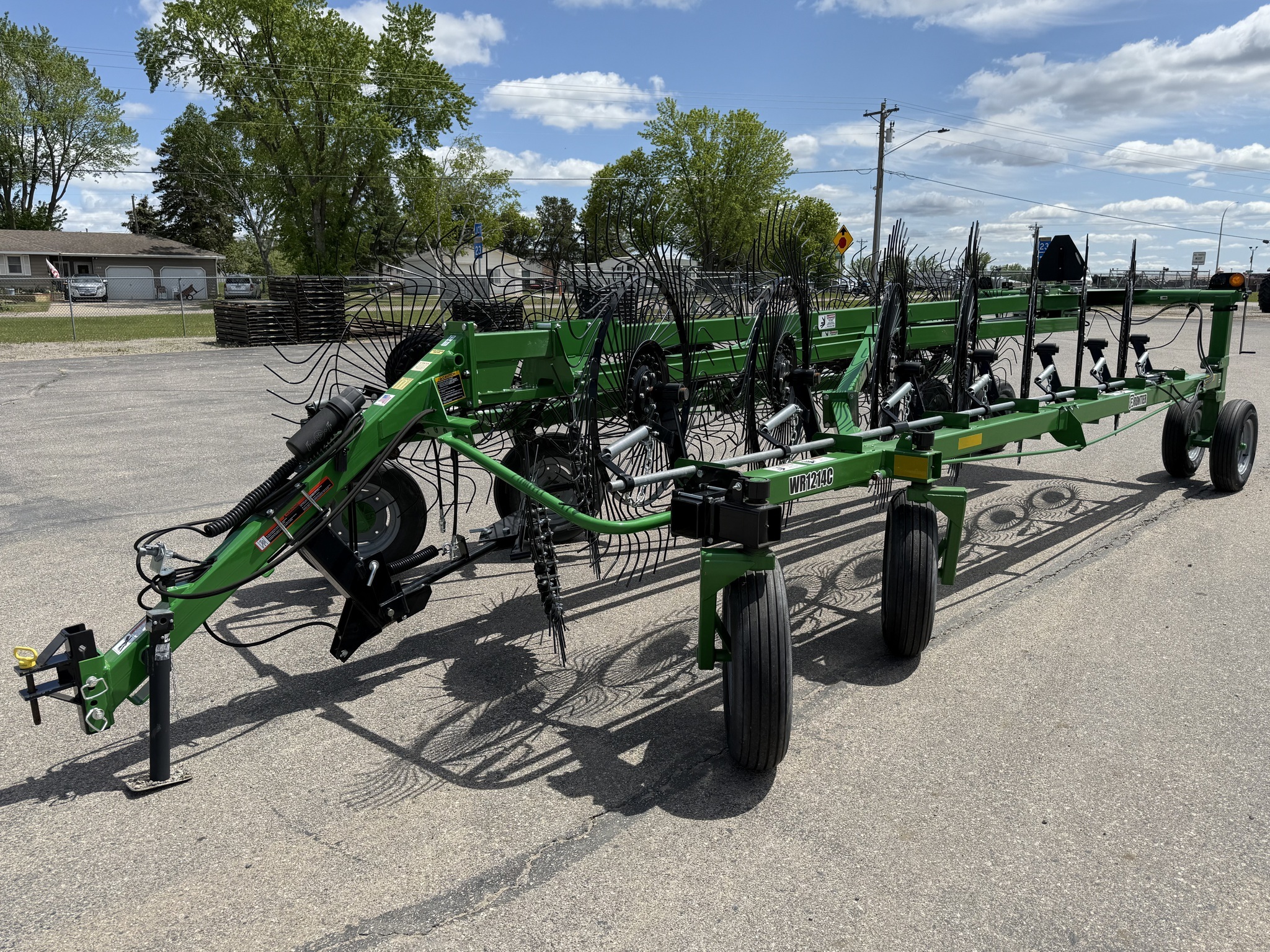 2023 Frontier WR1214C Rake