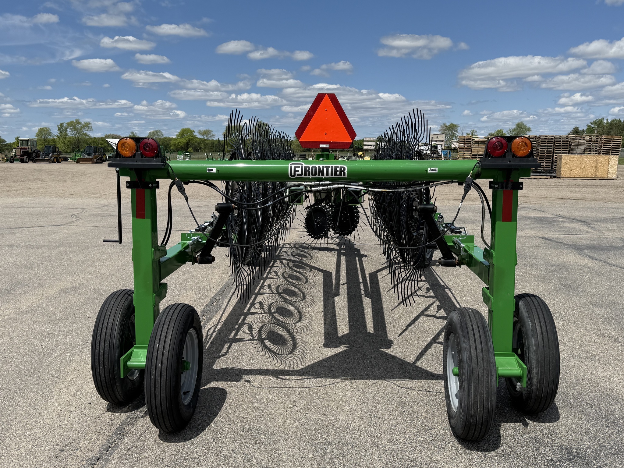 2023 Frontier WR1214C Rake