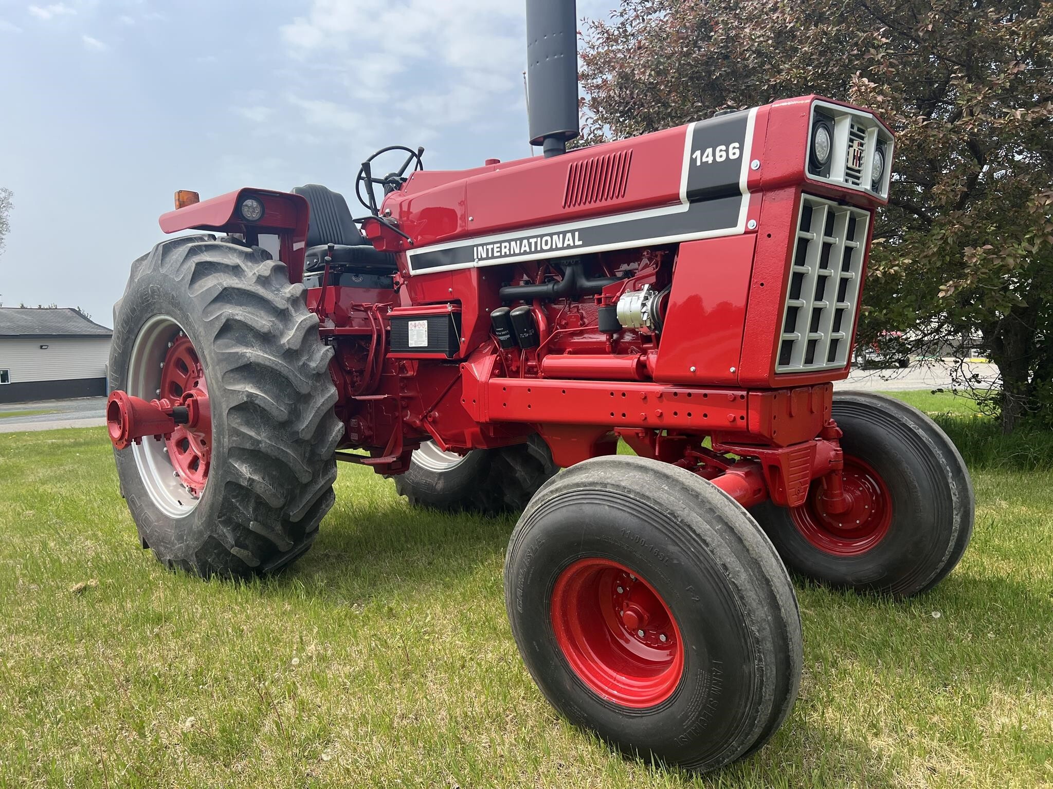 1975 International Harvester 1466 Tractor