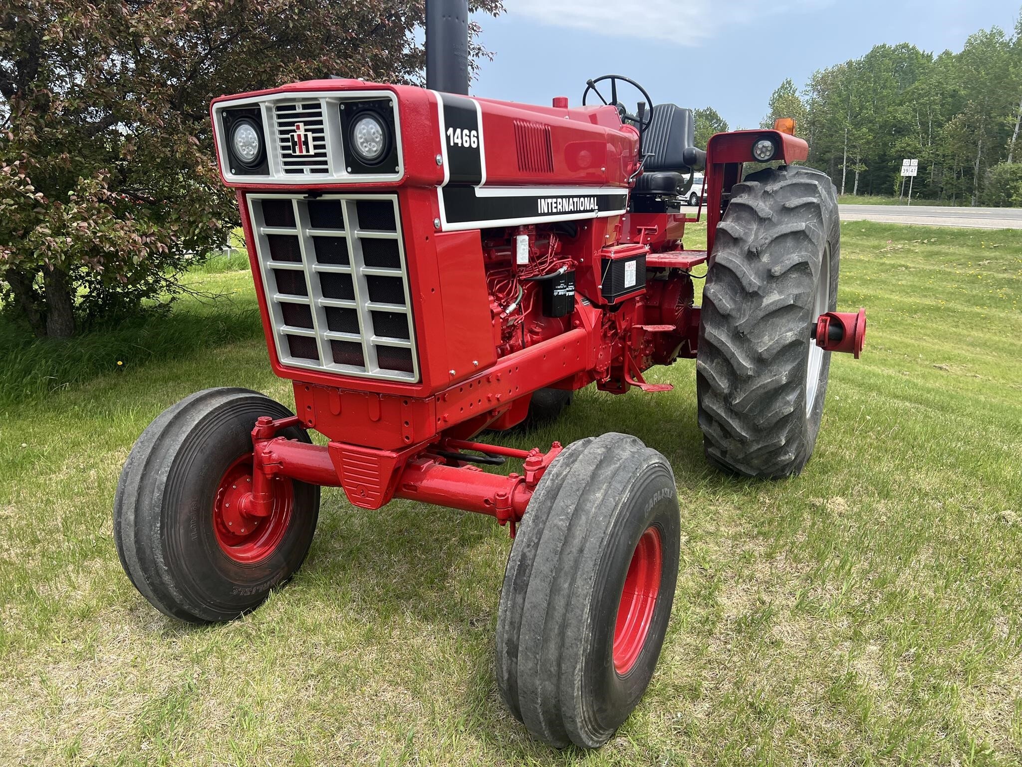 1975 International Harvester 1466 Tractor