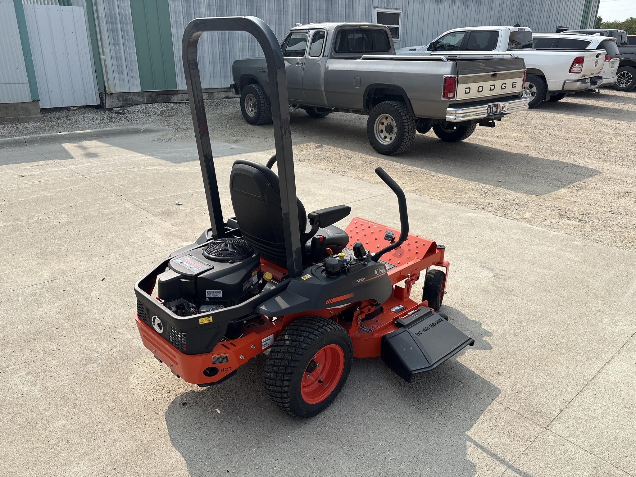  Kubota Z232 Lawn Mower