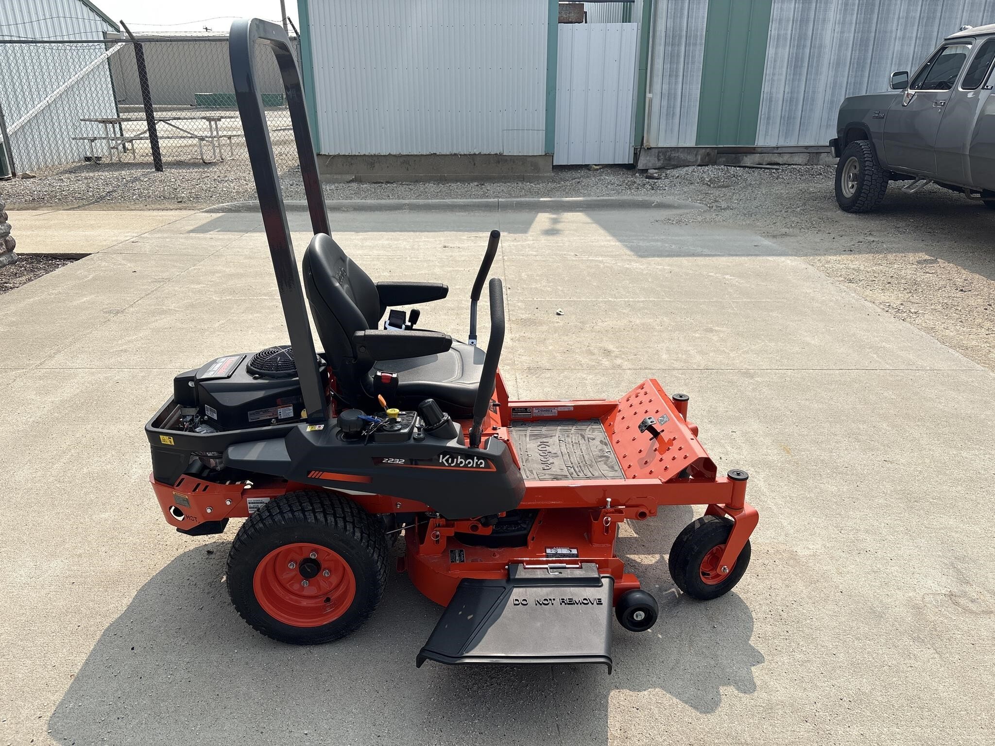  Kubota Z232 Lawn Mower