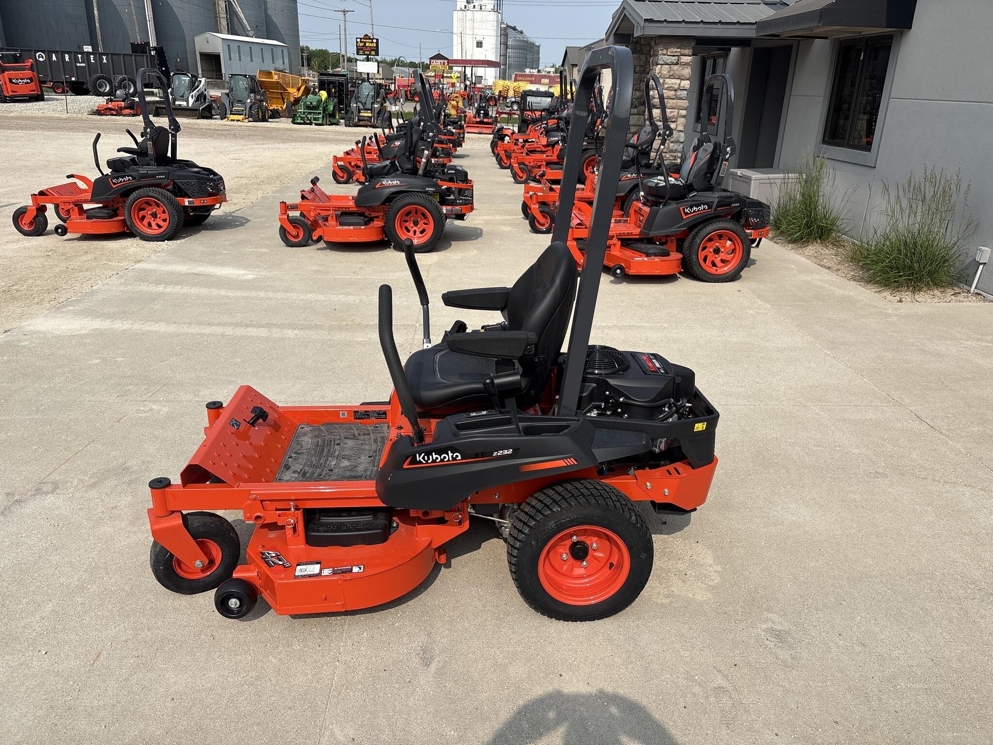  Kubota Z232 Lawn Mower