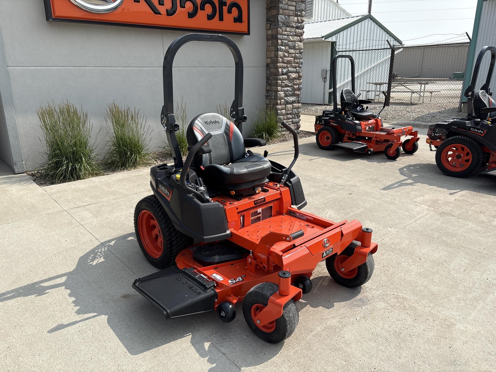  Kubota Z252 Lawn Mower