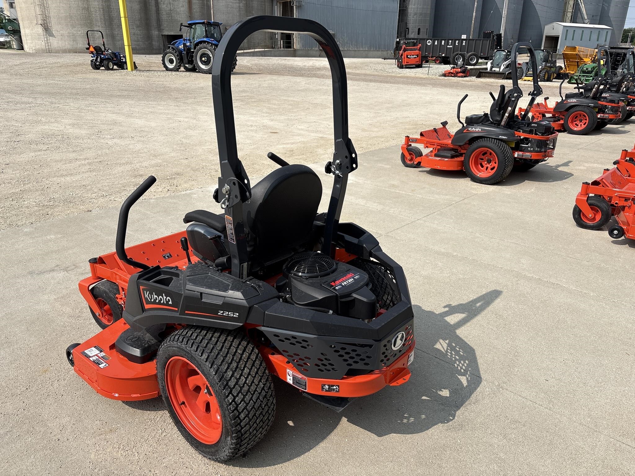  Kubota Z252 Lawn Mower