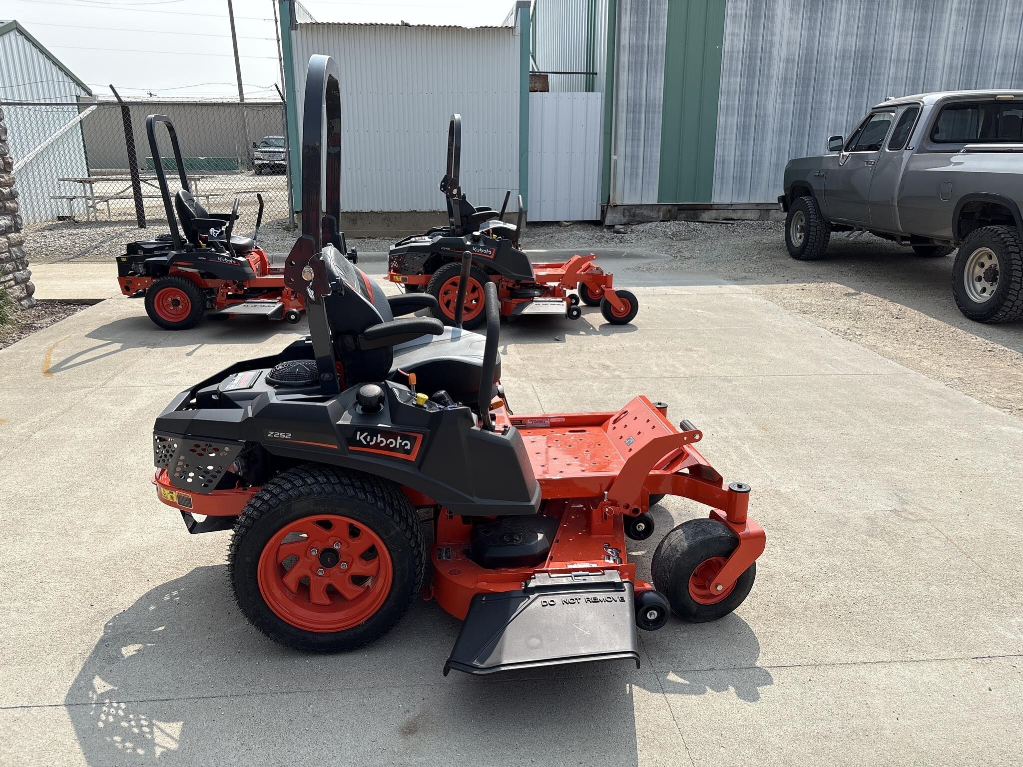  Kubota Z252 Lawn Mower