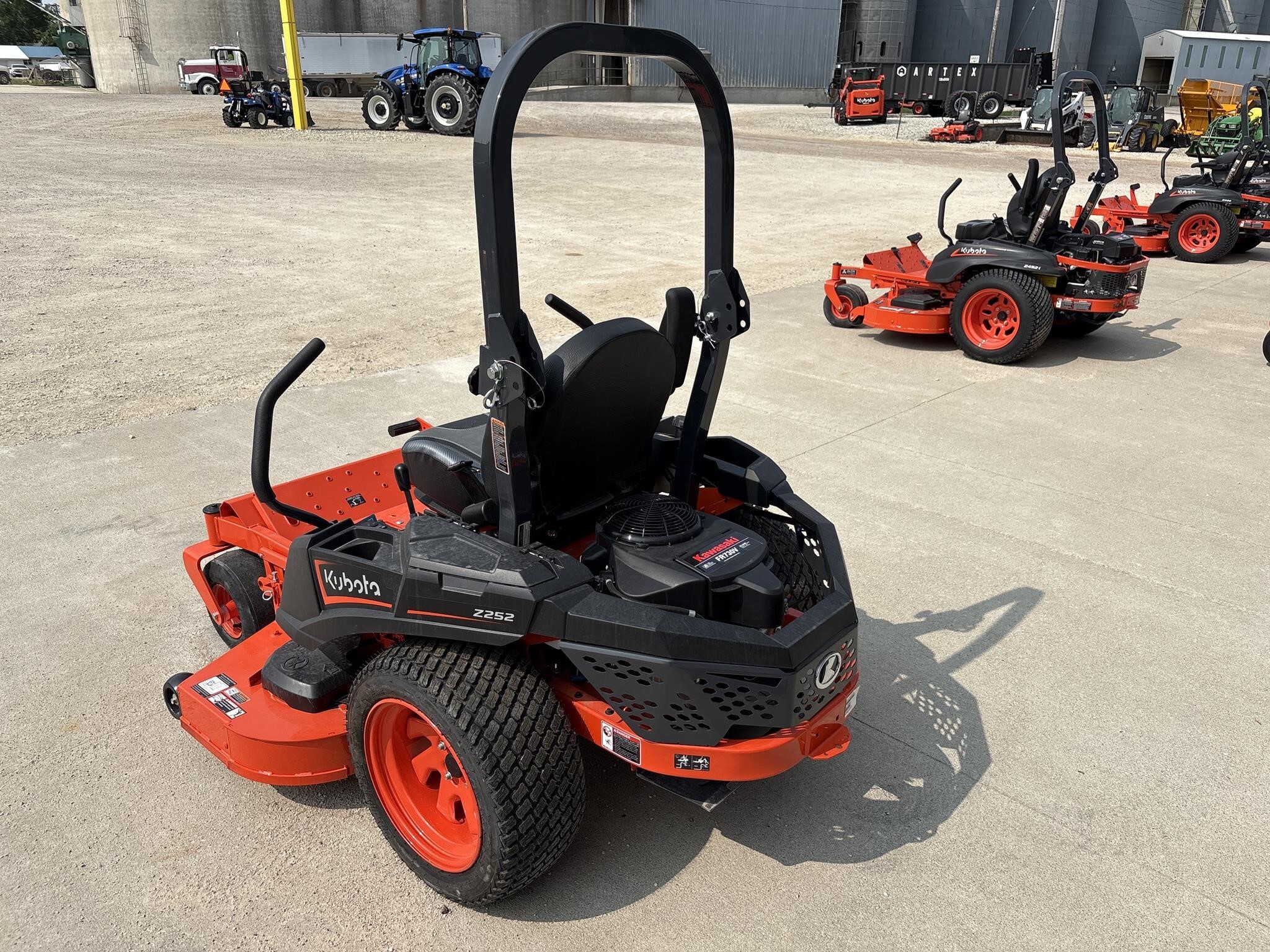  Kubota Z252 Lawn Mower