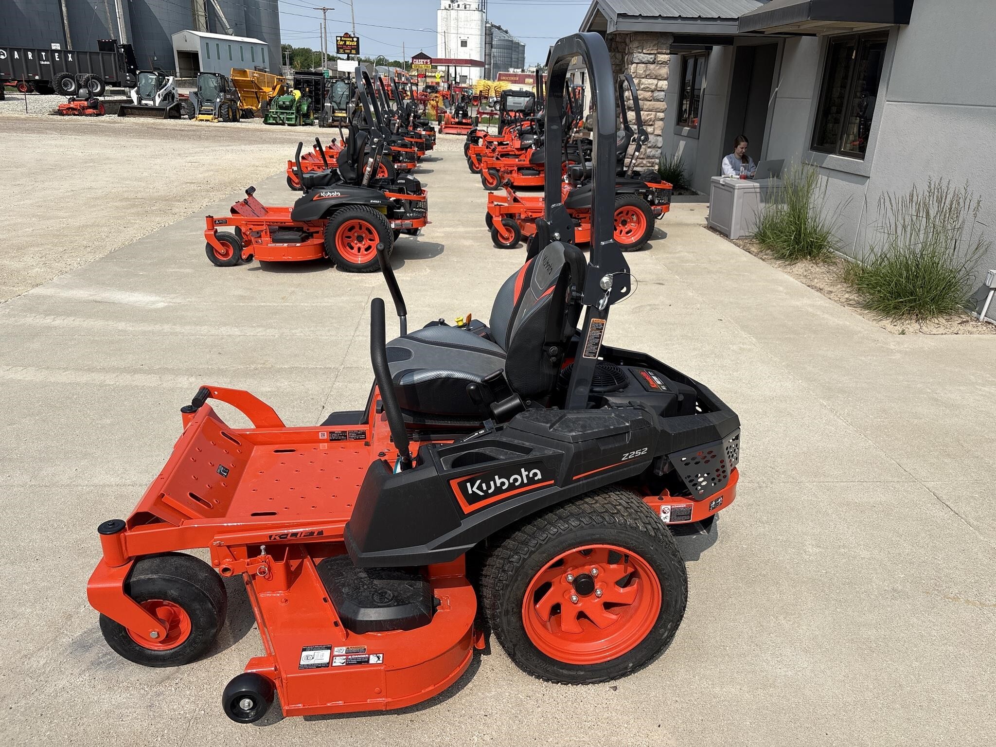  Kubota Z252 Lawn Mower