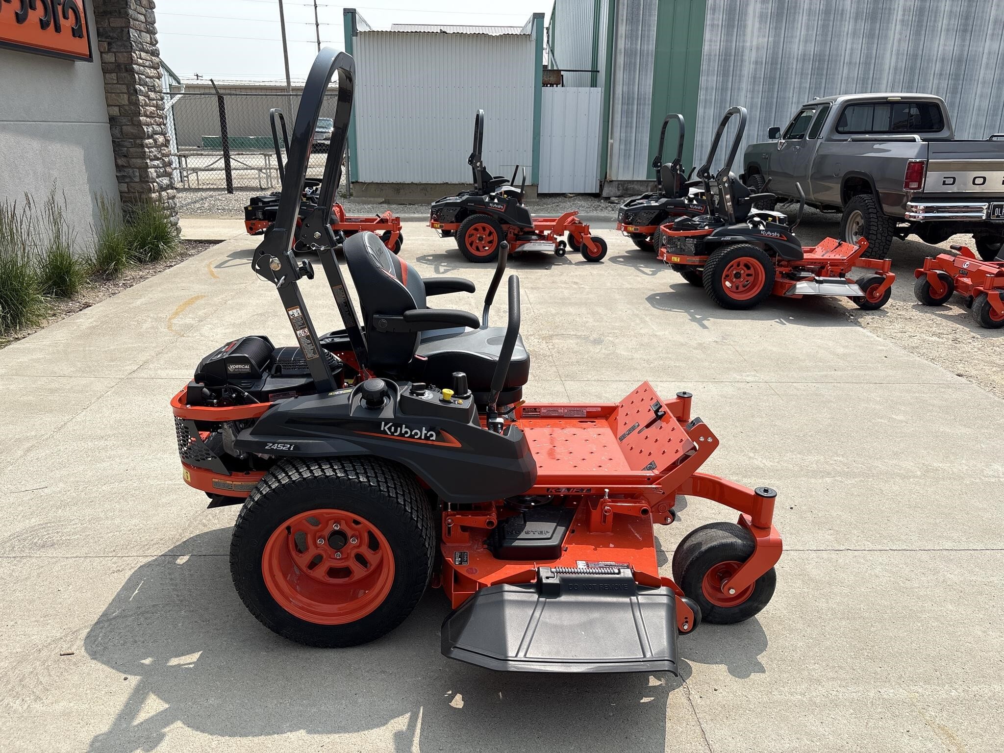  Kubota Z452KWTI-60 Lawn Mower