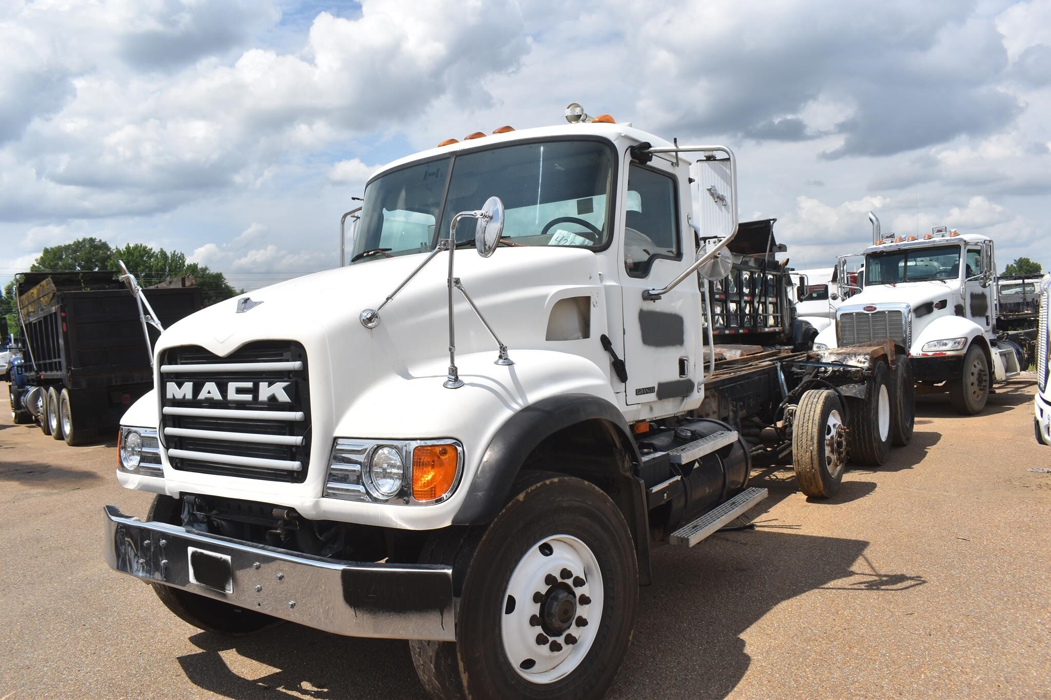2005 Mack Granite CV713 Dump Trucks/Trailer