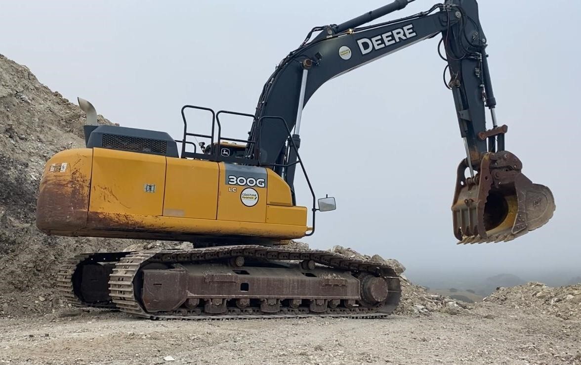 2020 Deere 300G LC Excavator