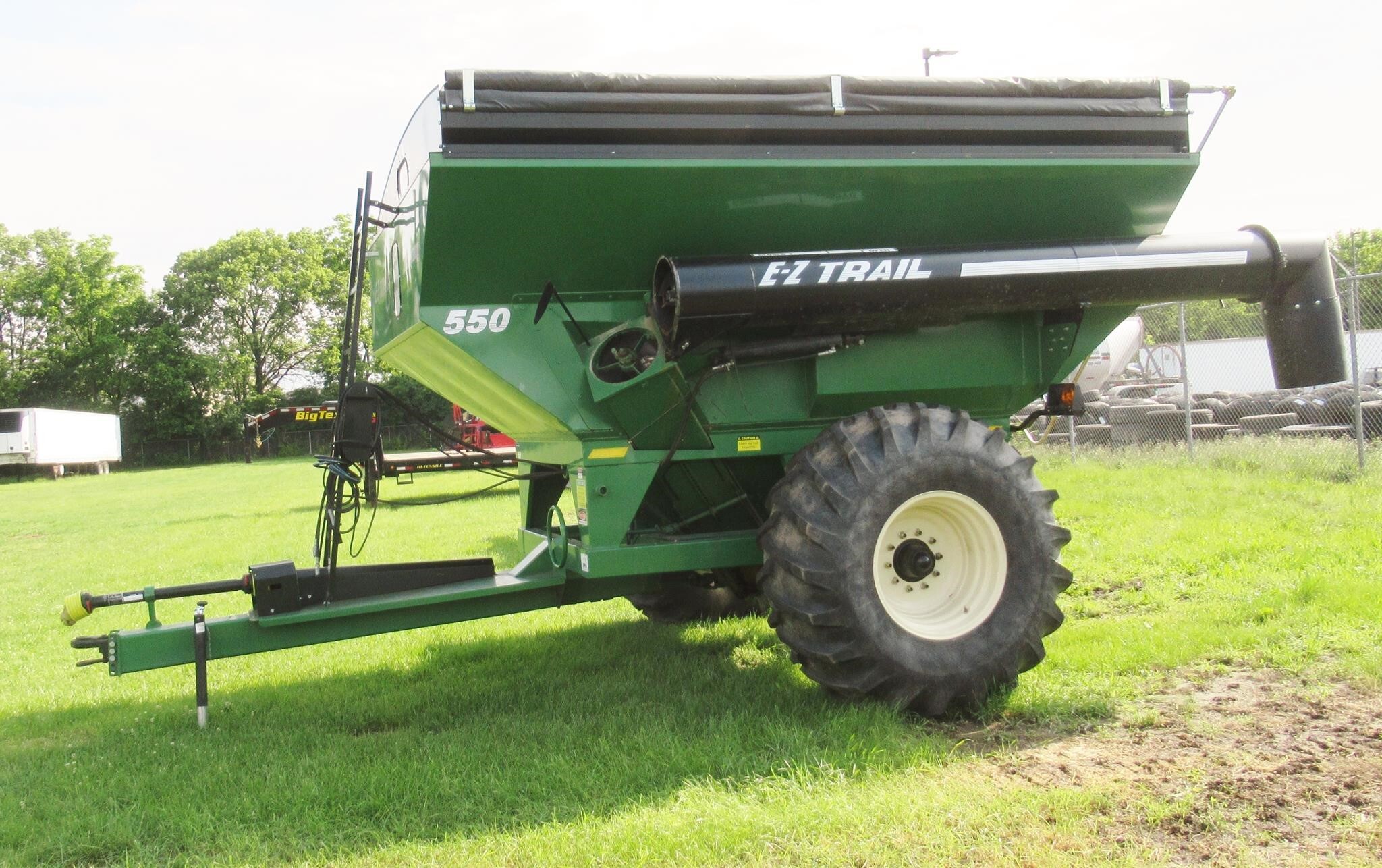 2022 E-Z Trail 550 Grain Cart