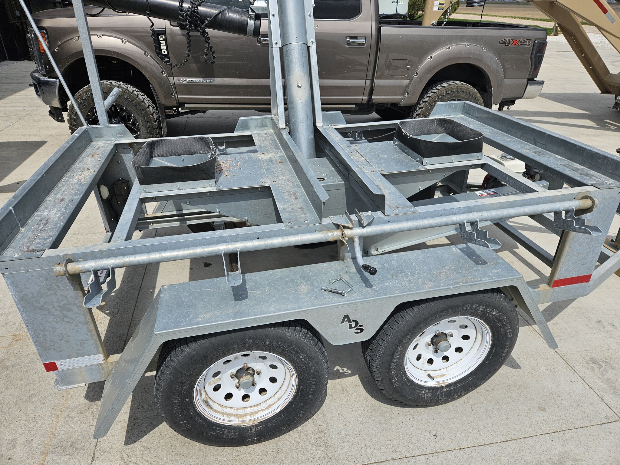  ADS ST200 Seed Tender