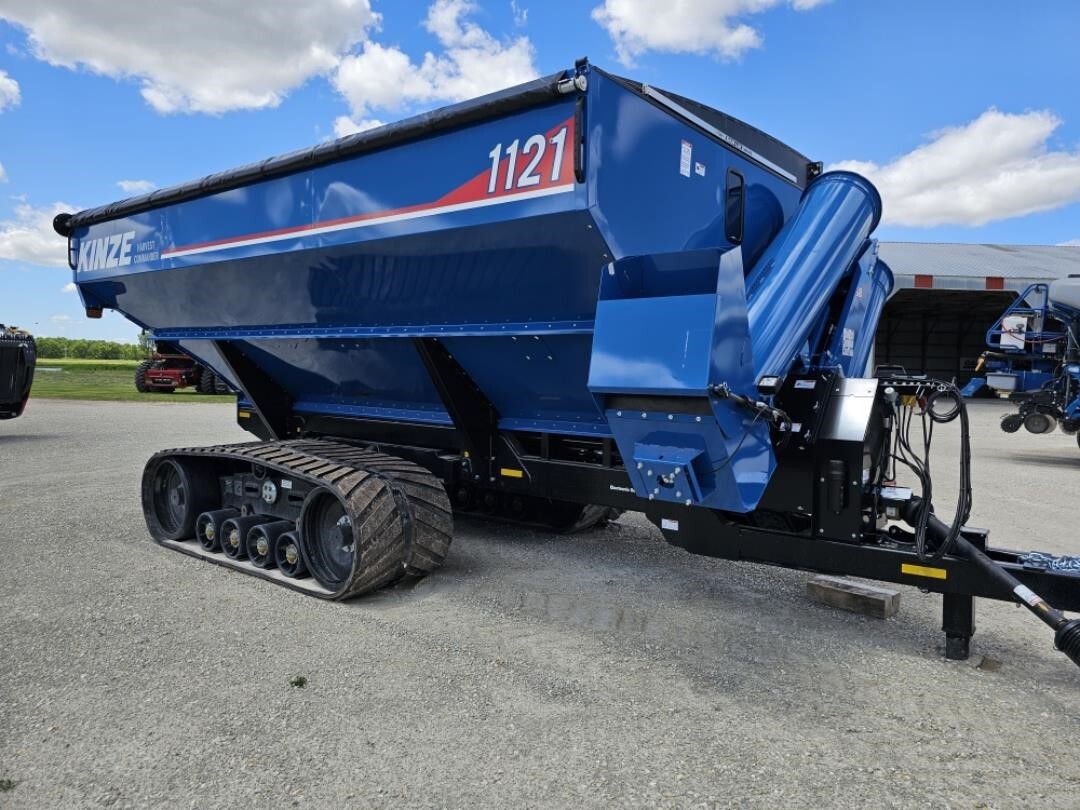  Kinze 1121 Grain Cart
