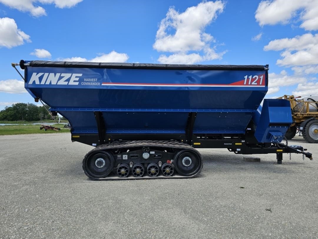  Kinze 1121 Grain Cart