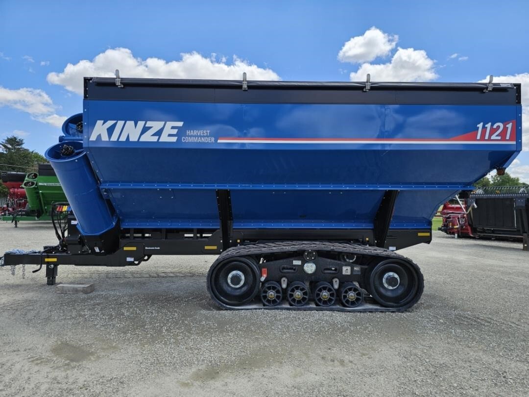 Kinze 1121 Grain Cart