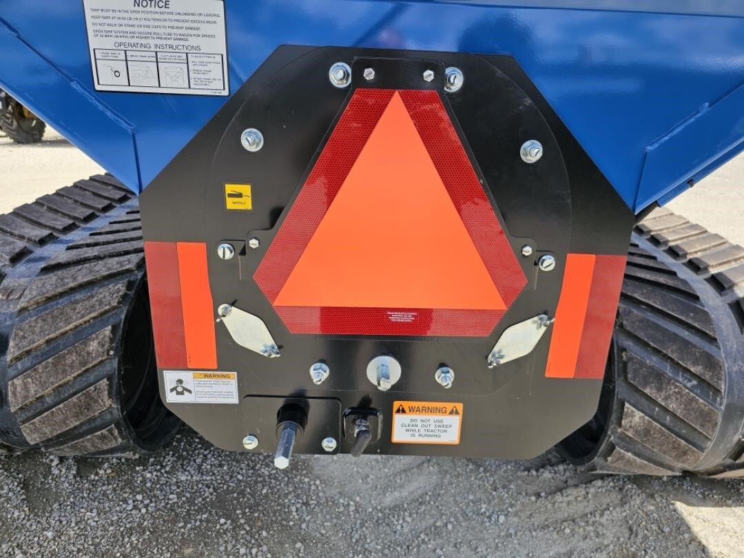  Kinze 1121 Grain Cart