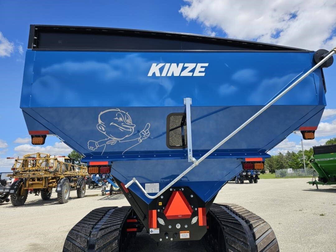 Kinze 1121 Grain Cart