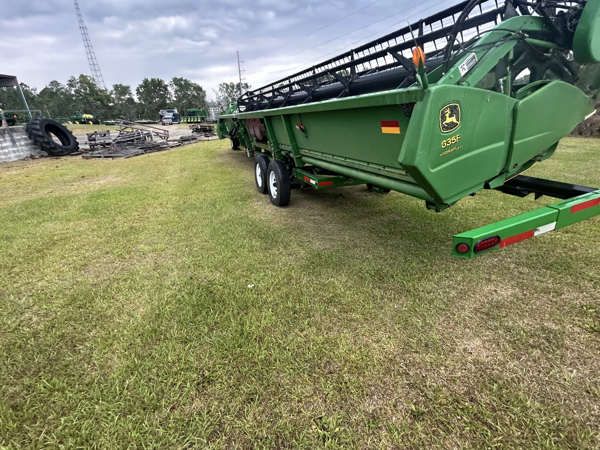 2006 John Deere 635F Platform