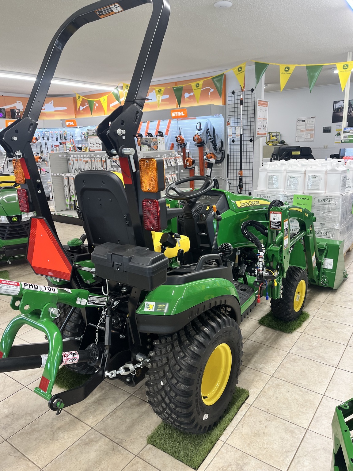 2025 John Deere 1025R Tractor