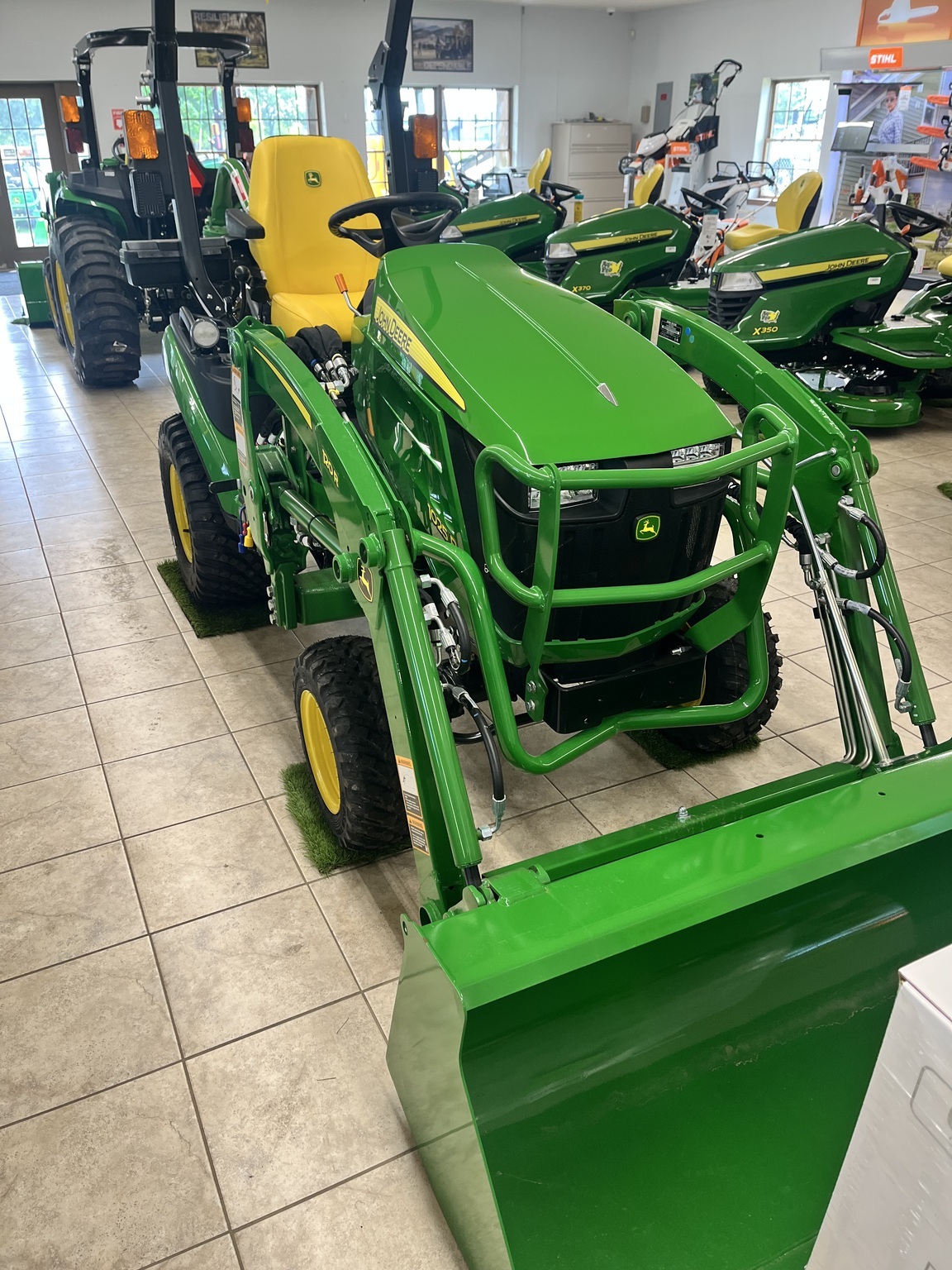 2025 John Deere 1025R Tractor