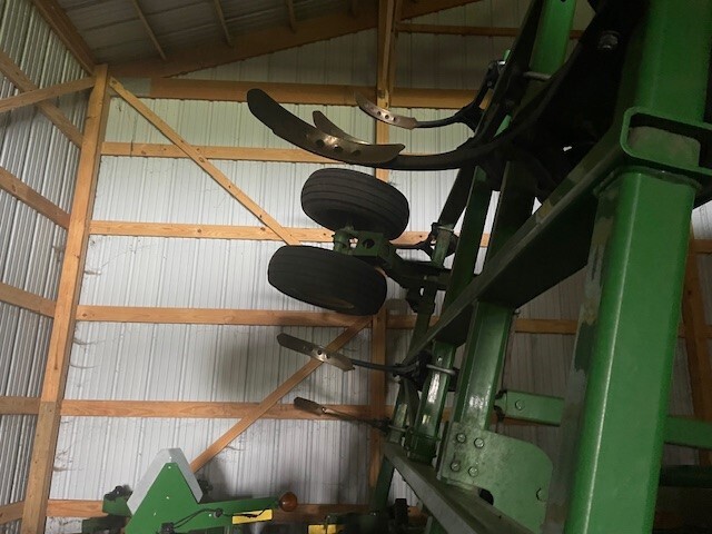 2013 John Deere 2410 Chisel Plow