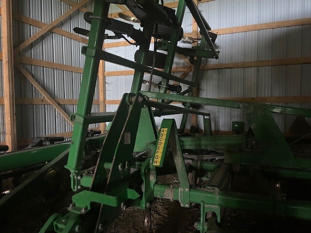 2013 John Deere 2410 Chisel Plow