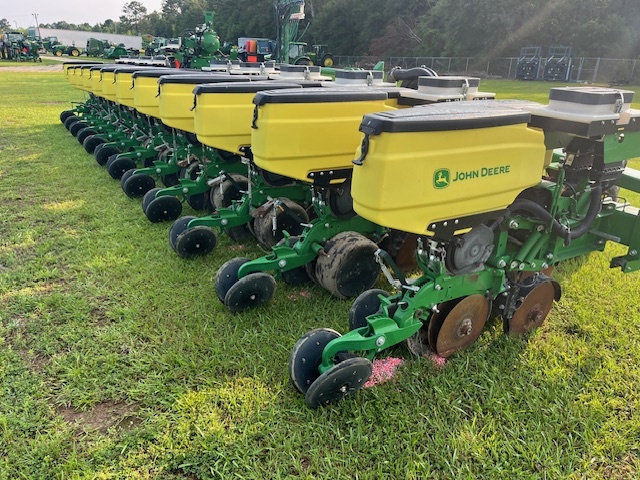 2024 John Deere DR12X Planter