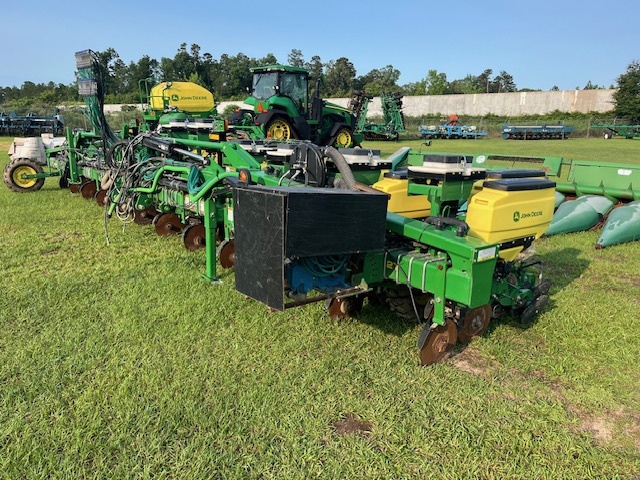 2024 John Deere DR12X Planter