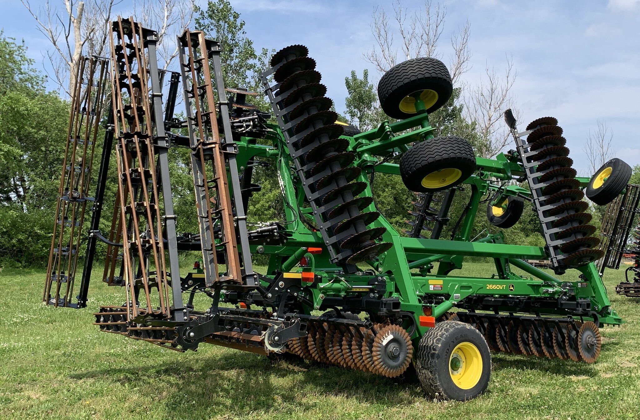 2023 John Deere 2660VT Vertical Tillage