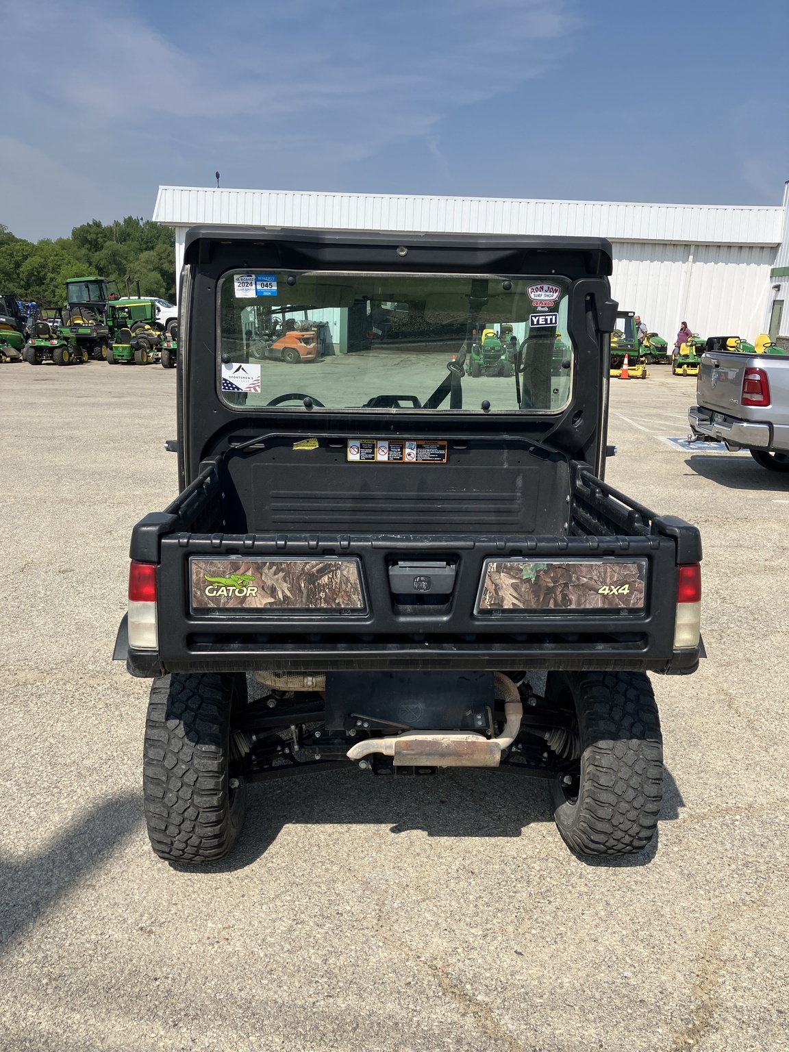 2021 John Deere XUV835R ATVs and Utility Vehicle