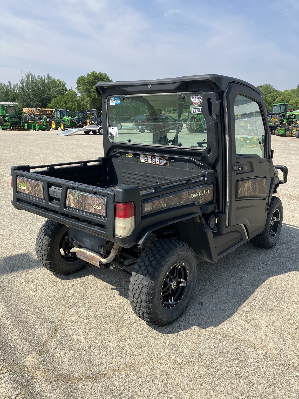 2021 John Deere XUV835R ATVs and Utility Vehicle