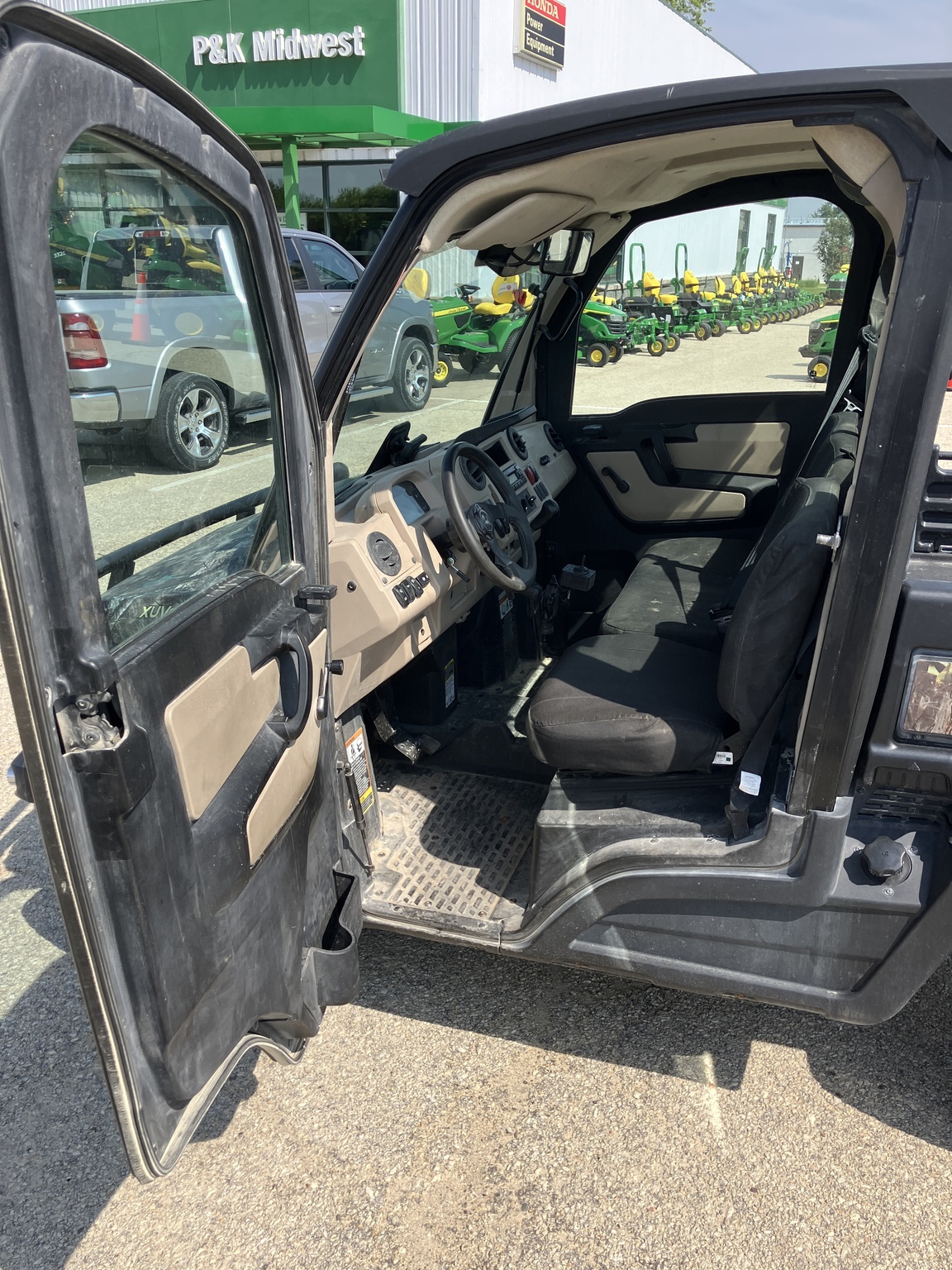 2021 John Deere XUV835R ATVs and Utility Vehicle