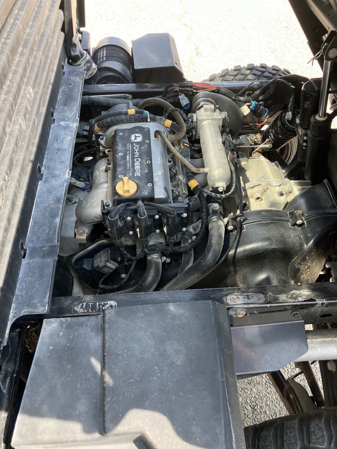2021 John Deere XUV835R ATVs and Utility Vehicle