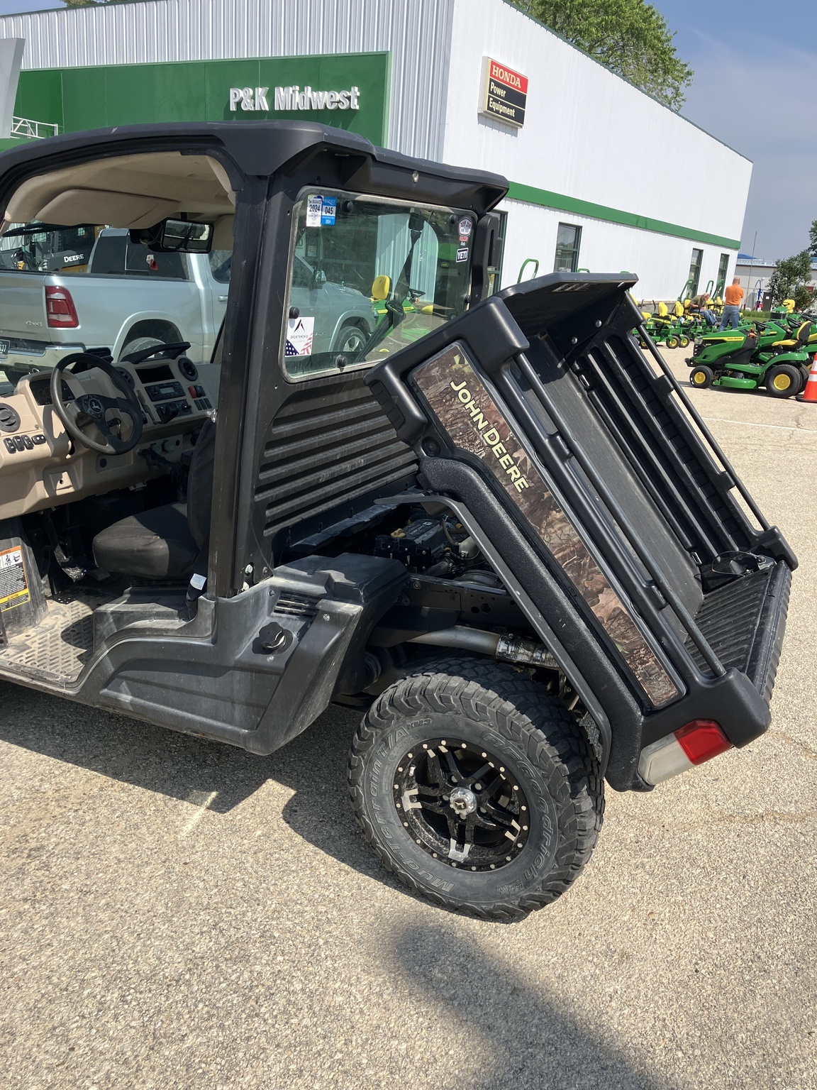 2021 John Deere XUV835R ATVs and Utility Vehicle