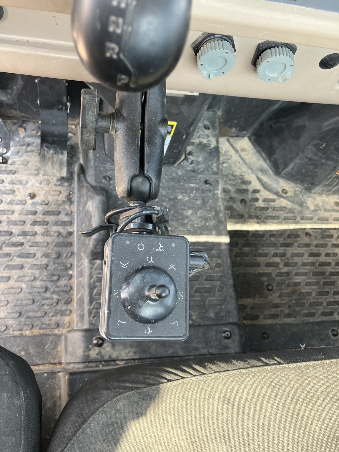 2021 John Deere XUV835R ATVs and Utility Vehicle