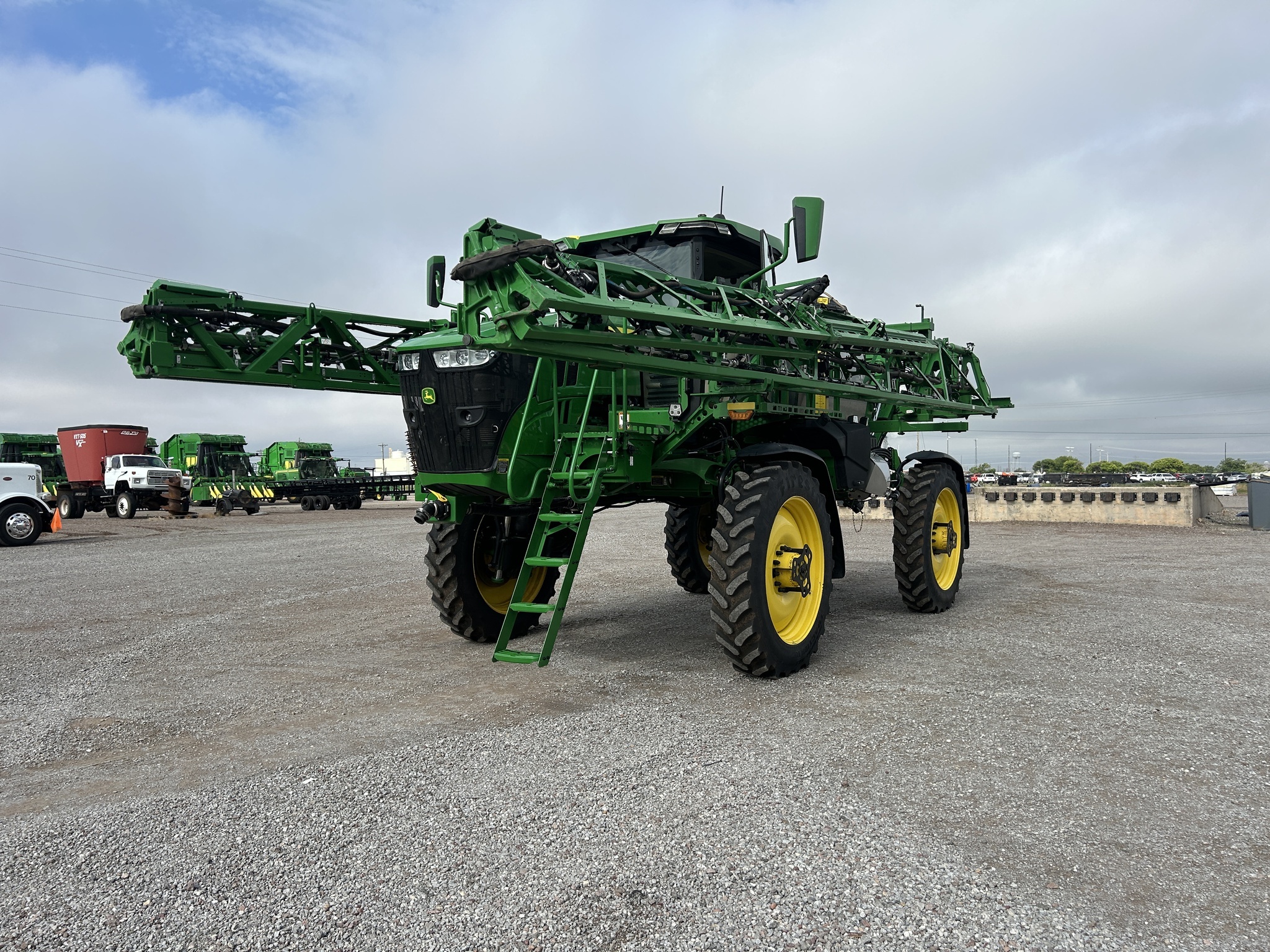 2024 John Deere 412R Self-Propelled Sprayer