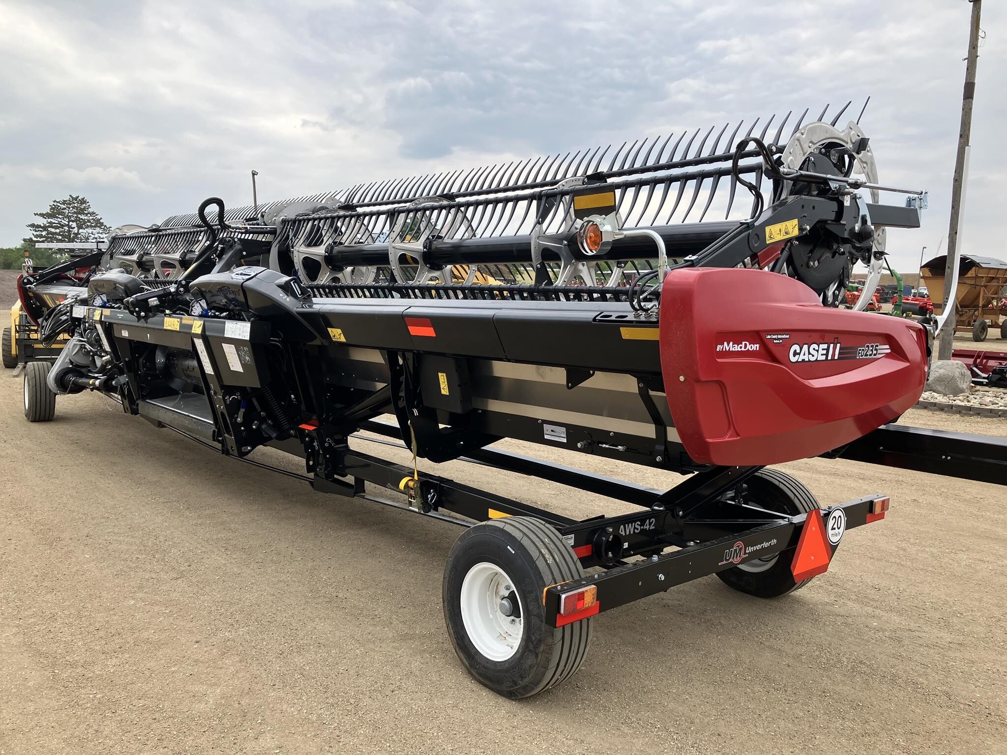 2025 MacDon FD235 Platform