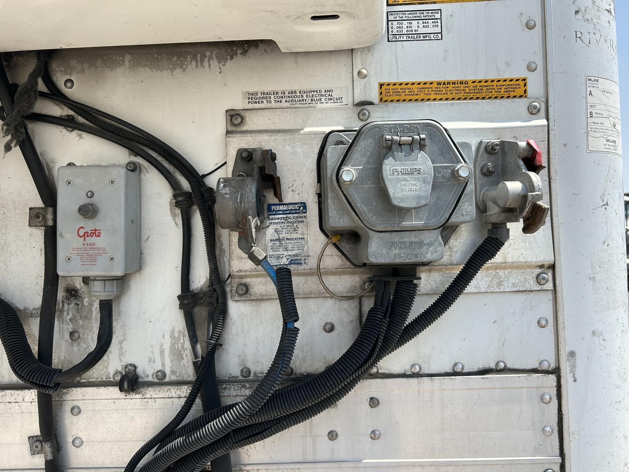 2013 Utility 48 FT REEFER Box Trucks/Trailer