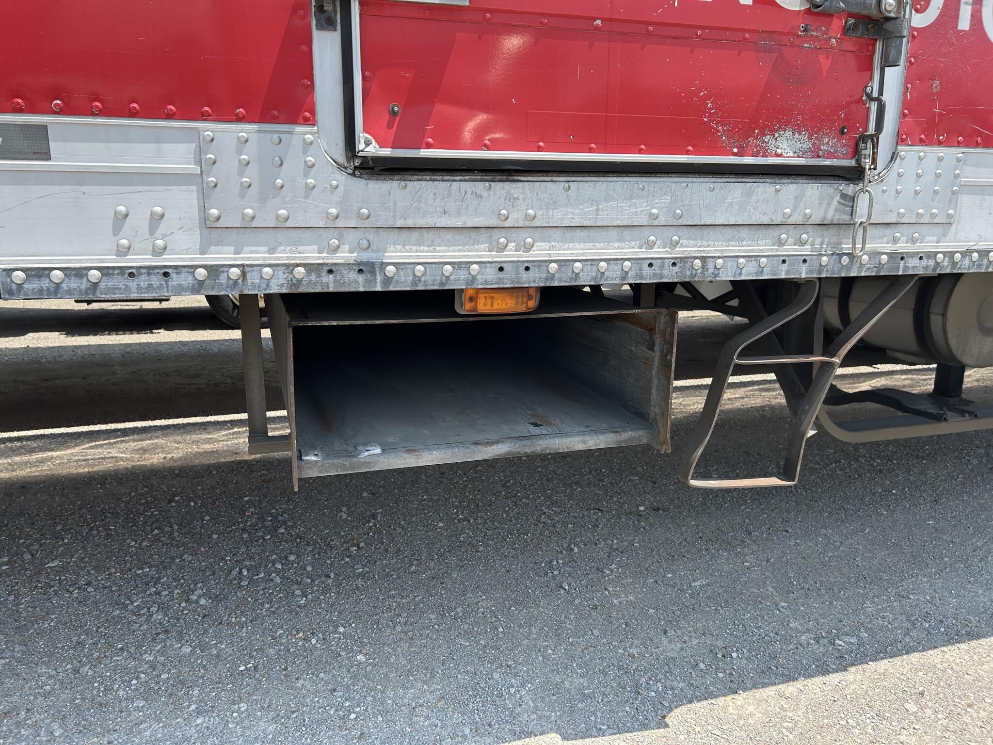 2013 Utility 48 FT REEFER Box Trucks/Trailer