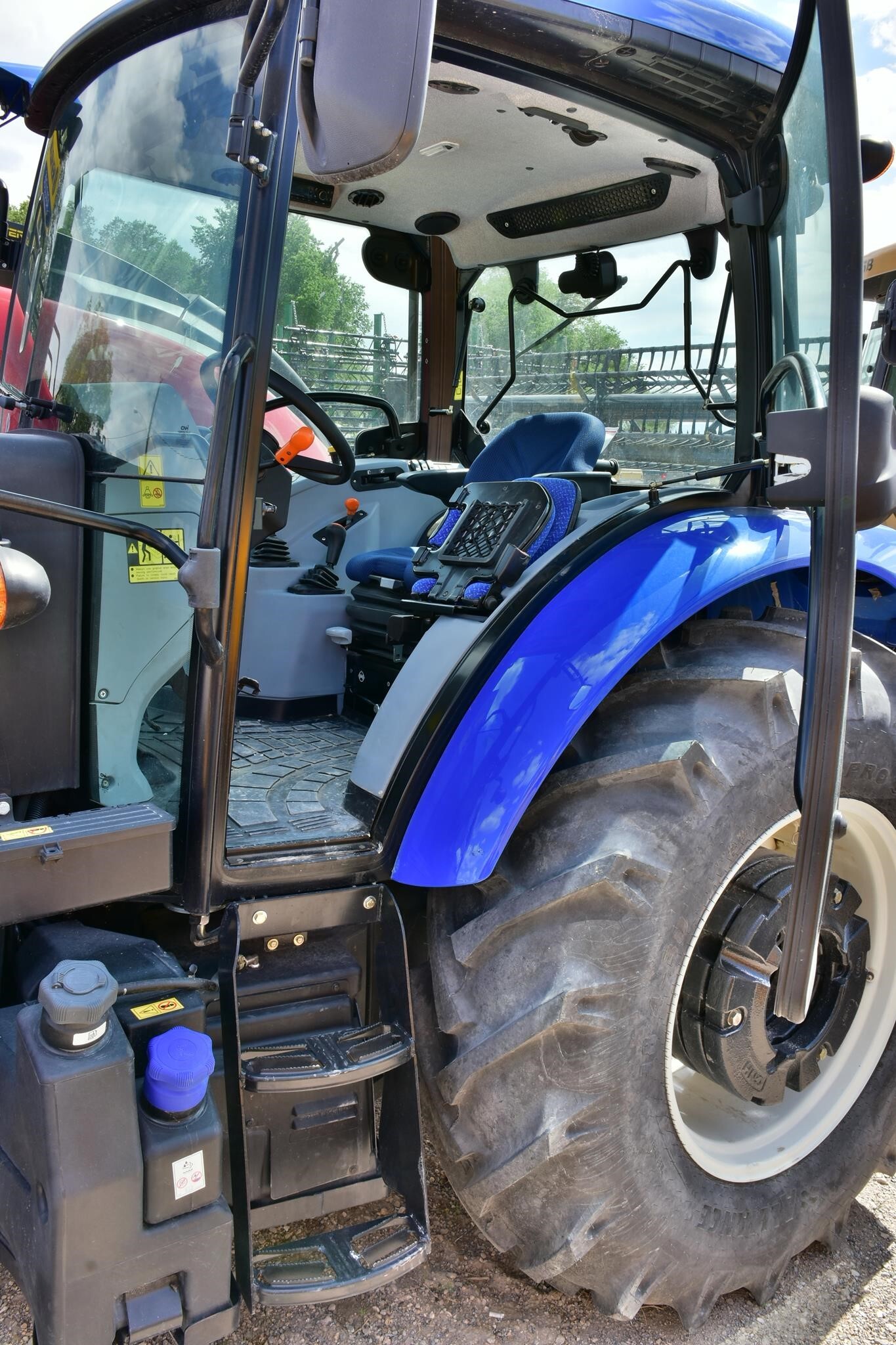 2025 New Holland WORKMASTER 120 Tractor