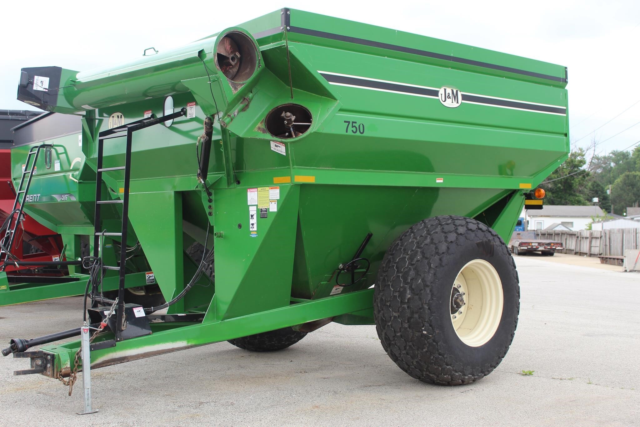 2004 J&M 750-16 Grain Cart