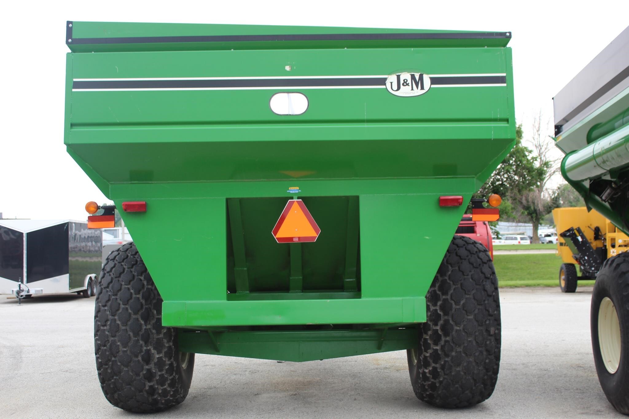 2004 J&M 750-16 Grain Cart