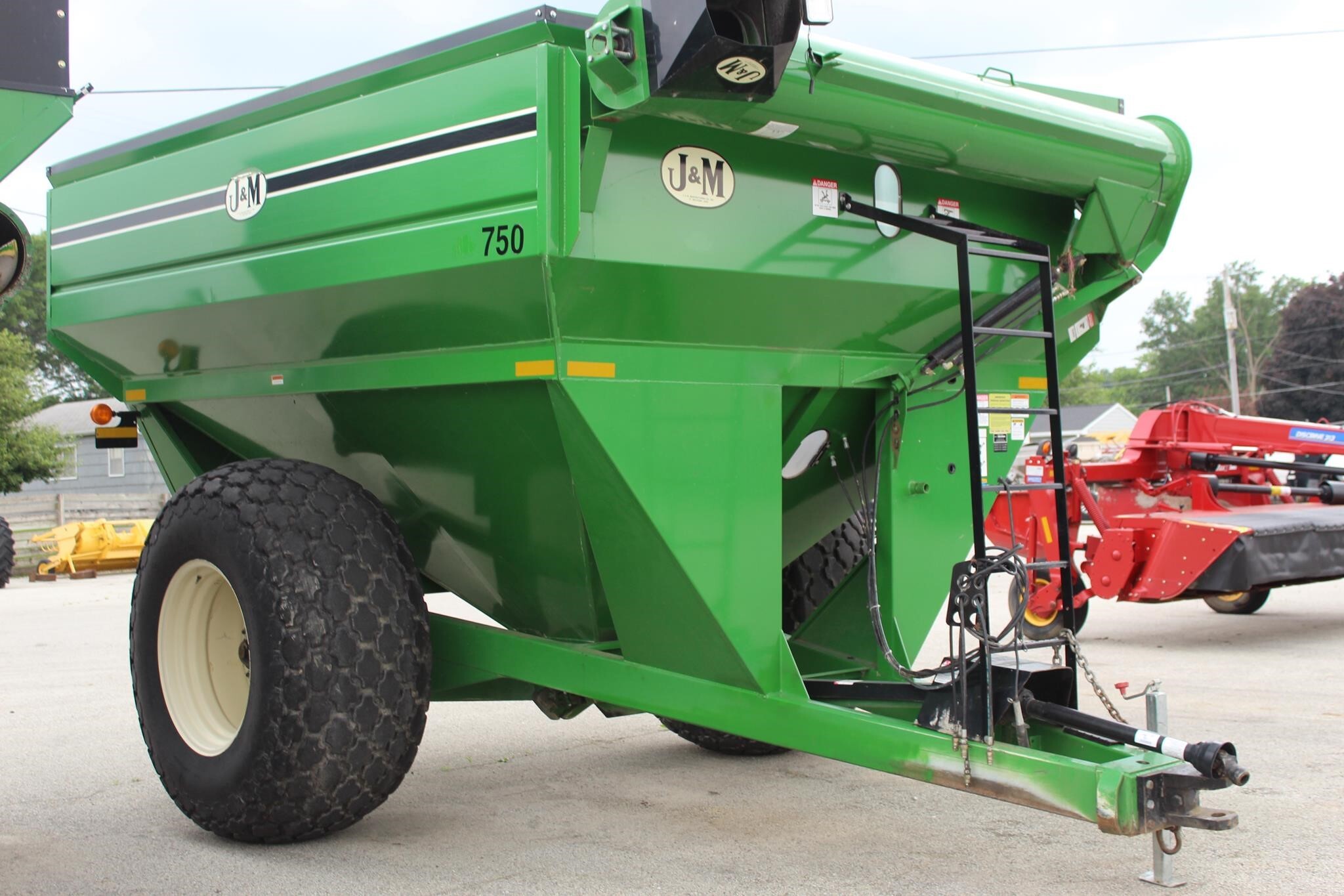 2004 J&M 750-16 Grain Cart