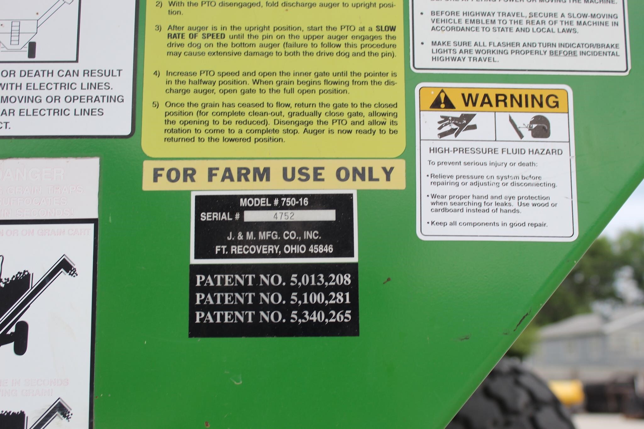 2004 J&M 750-16 Grain Cart