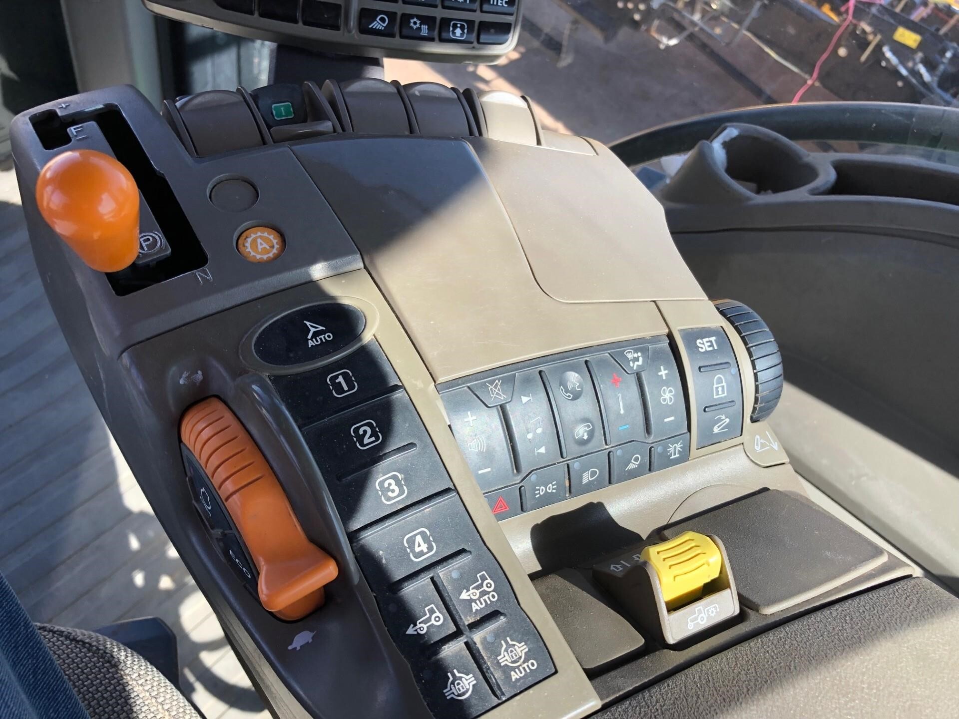 2022 John Deere 8R 280 Tractor