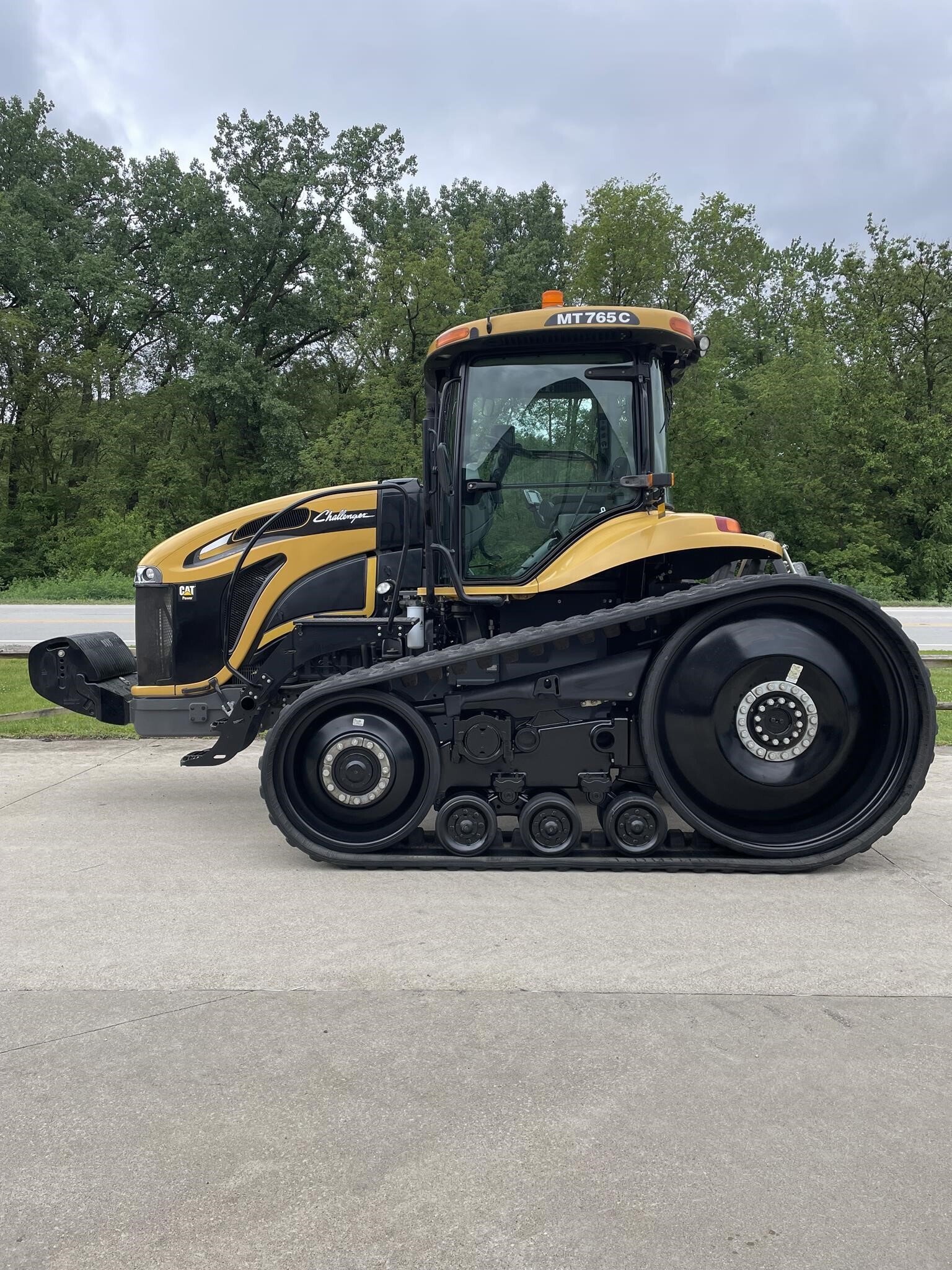 2009 Challenger MT765C Tractor