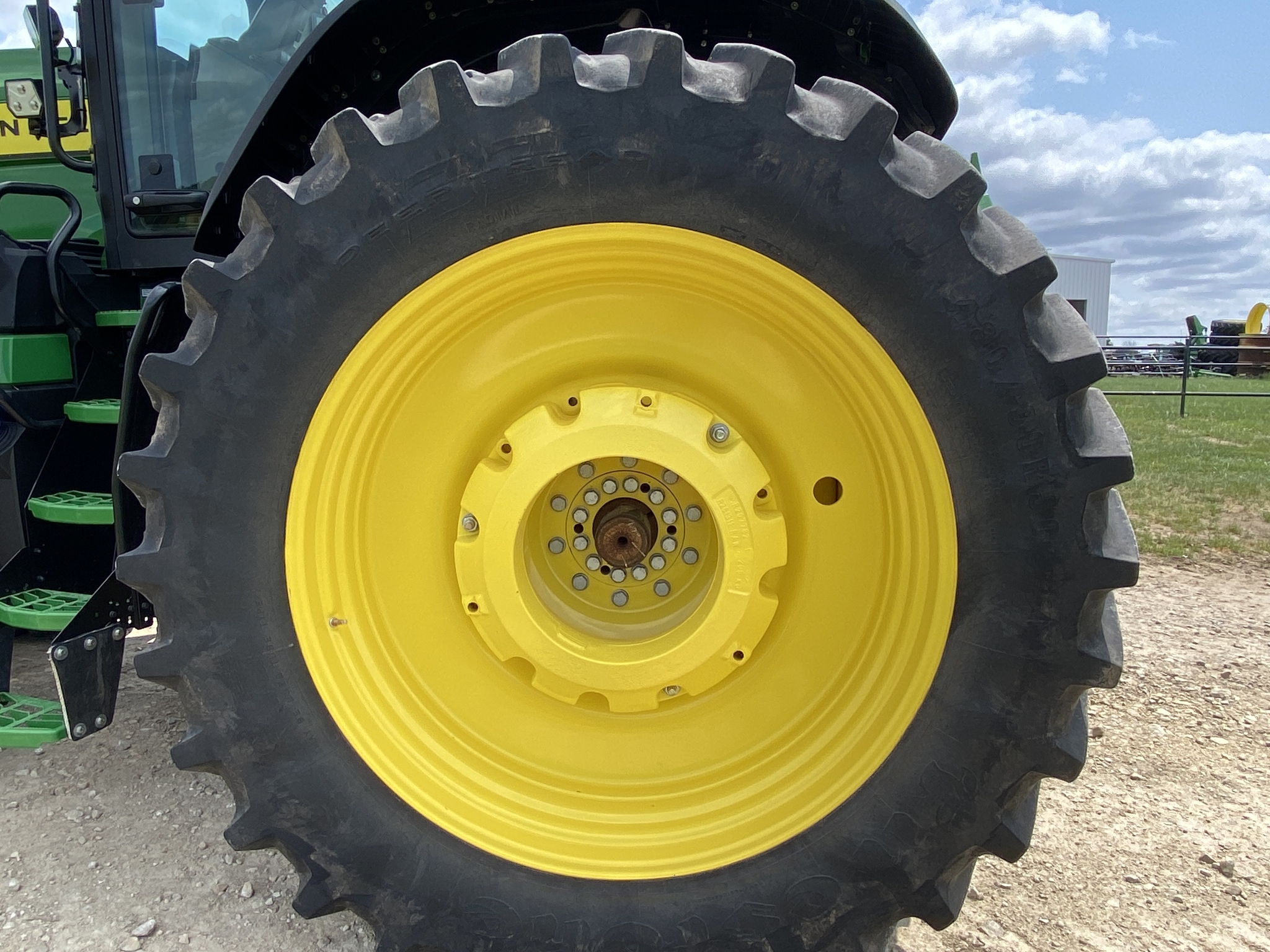 2024 John Deere 8R 370 Tractor