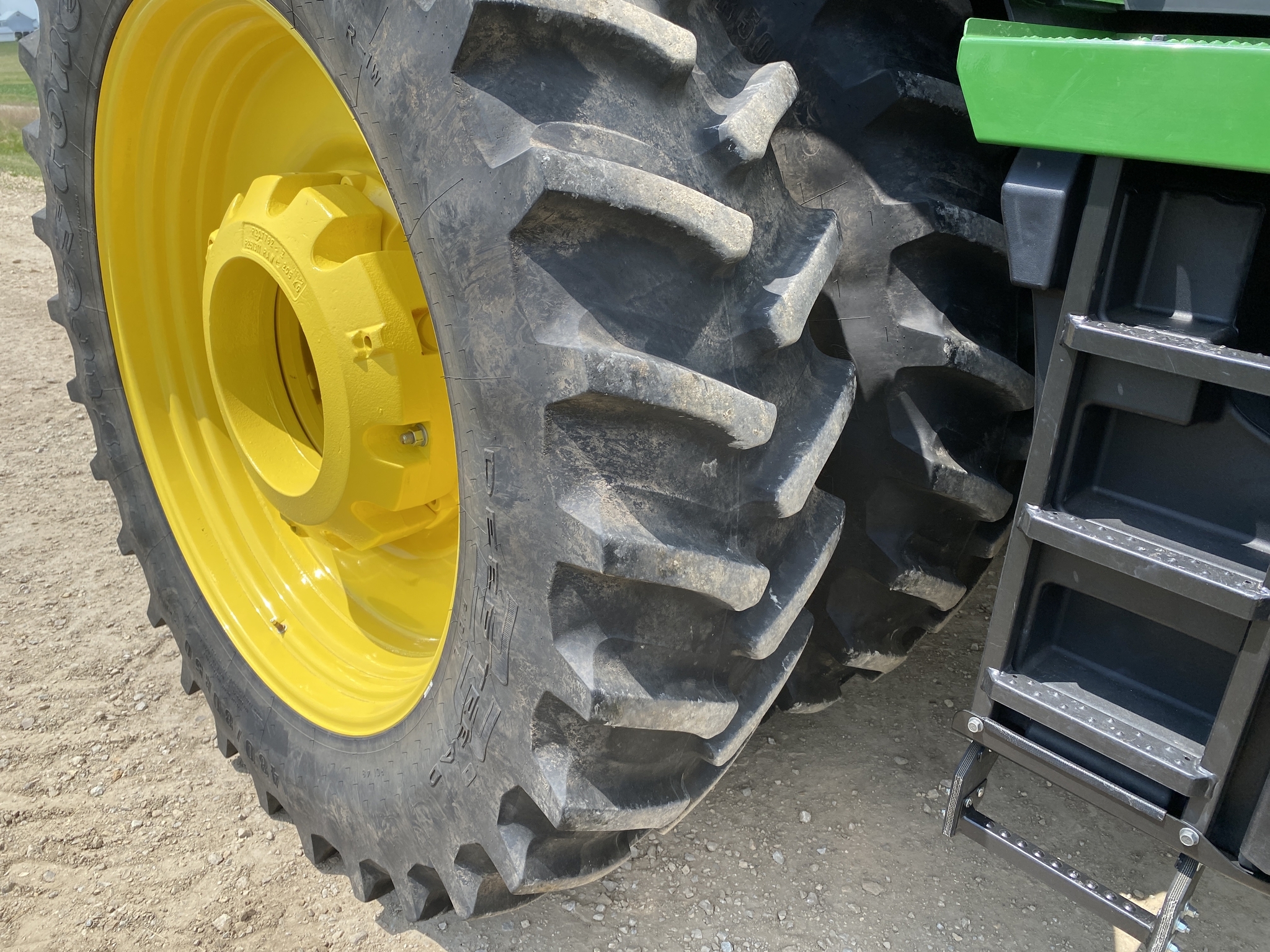 2024 John Deere 8R 370 Tractor