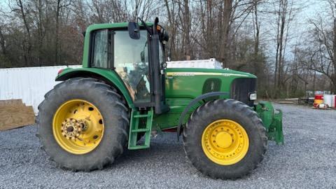 2007 John Deere 7220 Tractor